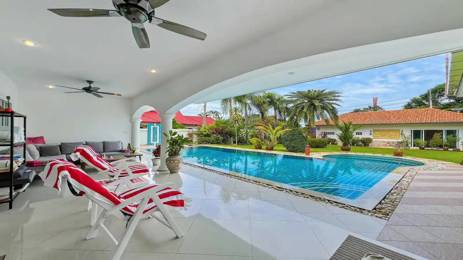 Pattaya, 5 Bedrooms Bedrooms, 0 ,5 BathroomsBathrooms,House,SOLD,0,2754