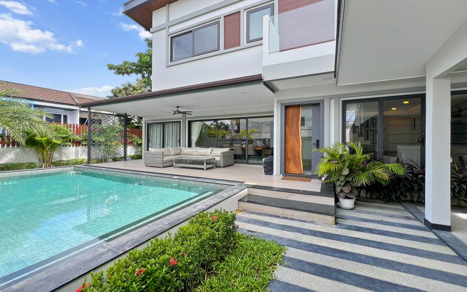 Pattaya, 4 Bedrooms Bedrooms, ,5 BathroomsBathrooms,House,For Sale,2755