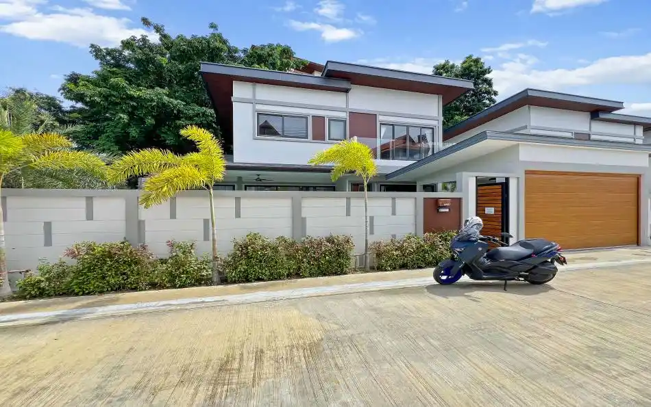 Pattaya, 4 Bedrooms Bedrooms, 0 ,5 BathroomsBathrooms,House,For Sale,0,2755