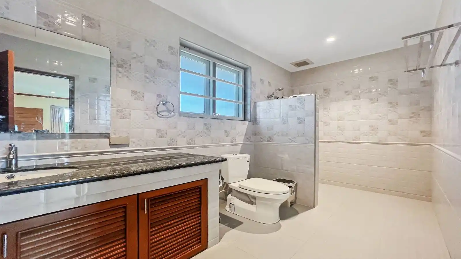 Pattaya, 6 Bedrooms Bedrooms, ,7 BathroomsBathrooms,House,For Sale,2760