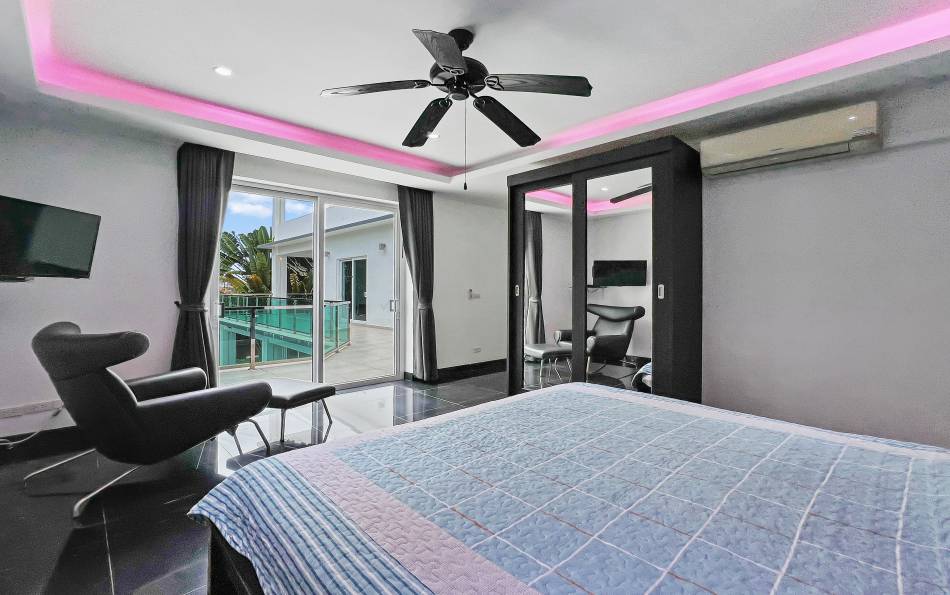 Pattaya, 5 Bedrooms Bedrooms, ,4 BathroomsBathrooms,House,For Sale,2770