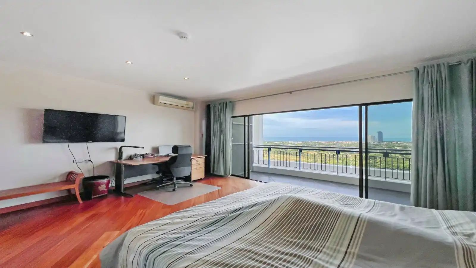 Pattaya, 3 Bedrooms Bedrooms, 0 ,3 BathroomsBathrooms,Condo,For Sale,0,2778