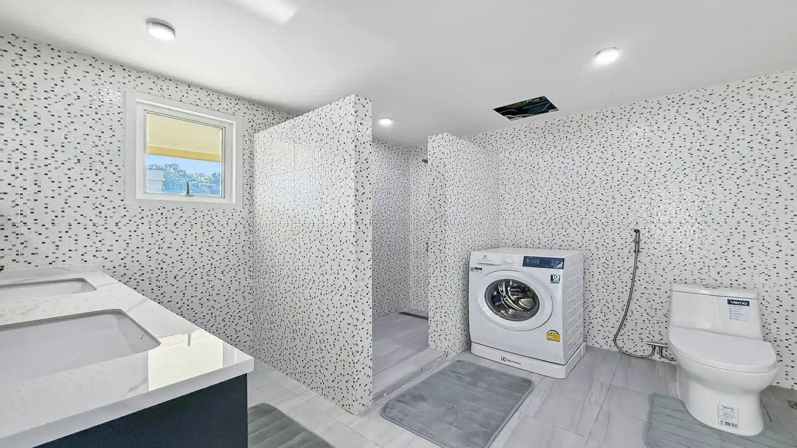 Pattaya, 3 Bedrooms Bedrooms, 0 ,3 BathroomsBathrooms,Condo,For Sale,7,2784