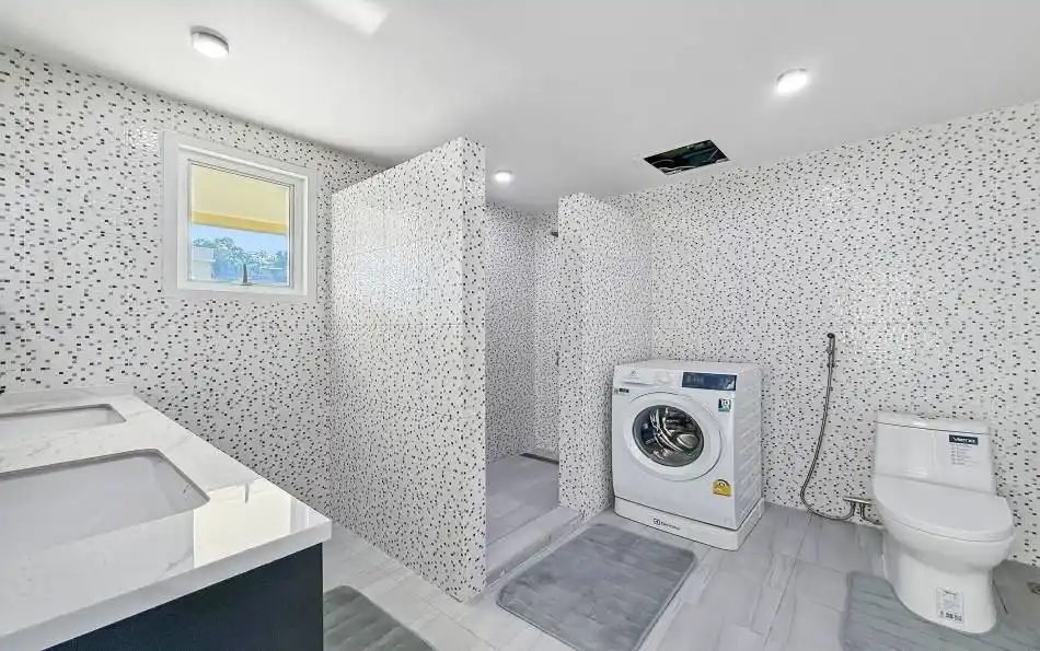 Pattaya, 3 Bedrooms Bedrooms, 0 ,3 BathroomsBathrooms,Condo,For Sale,7,2784