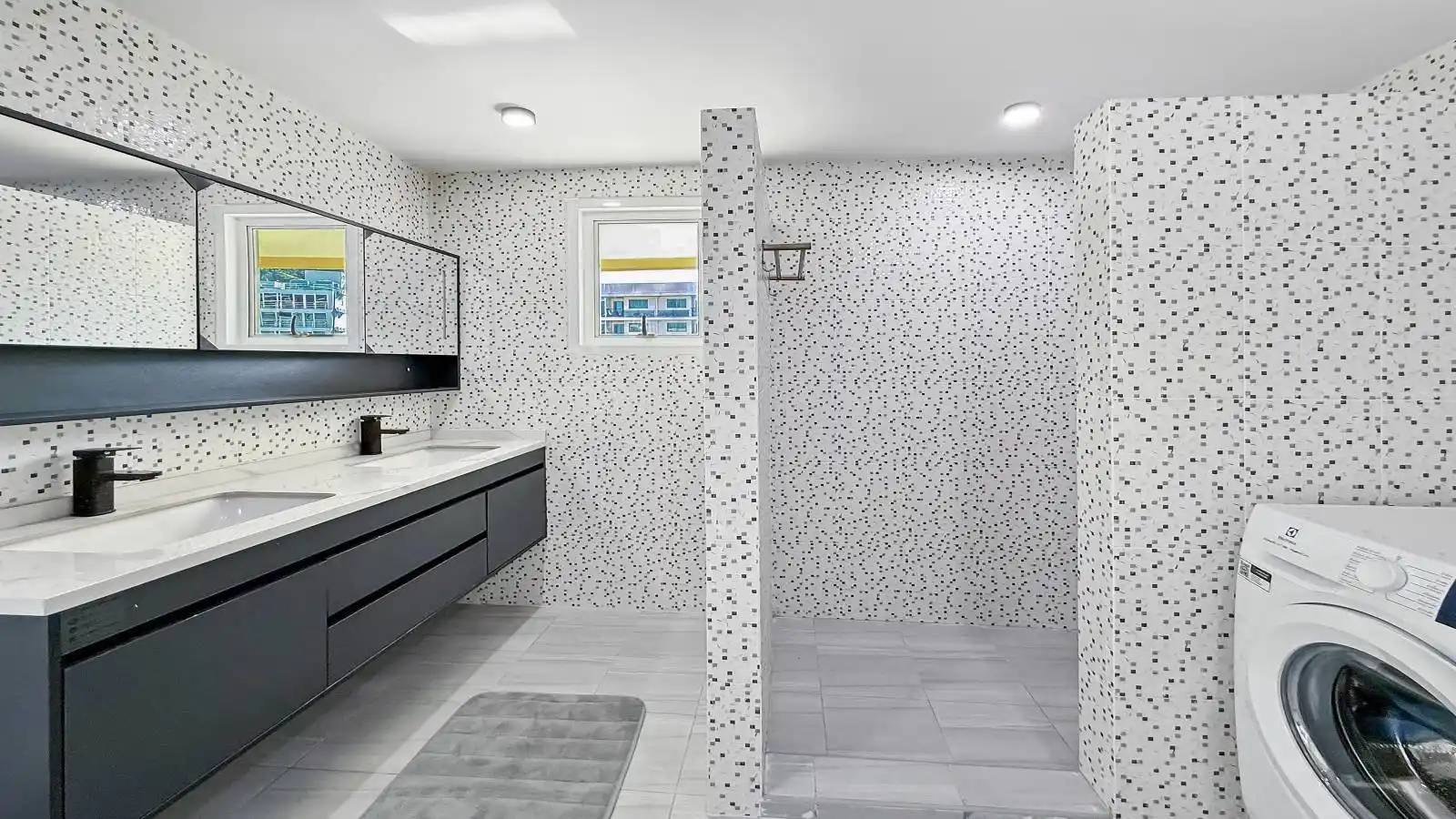 Pattaya, 3 Bedrooms Bedrooms, 0 ,3 BathroomsBathrooms,Condo,For Sale,7,2784