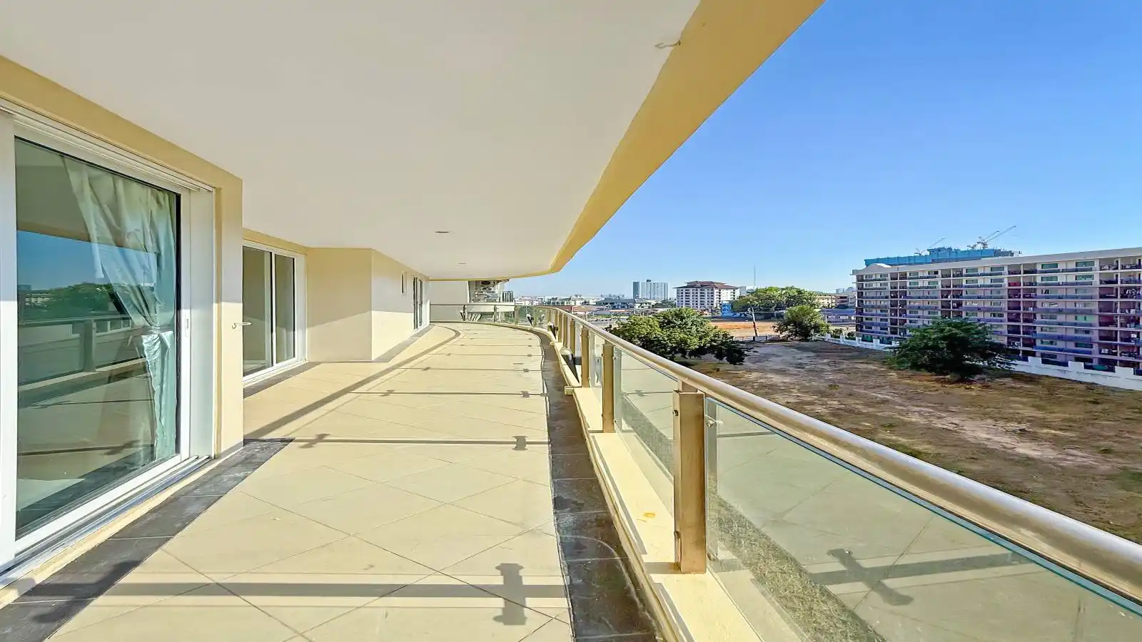 Pattaya, 3 Bedrooms Bedrooms, 0 ,3 BathroomsBathrooms,Condo,For Sale,7,2784