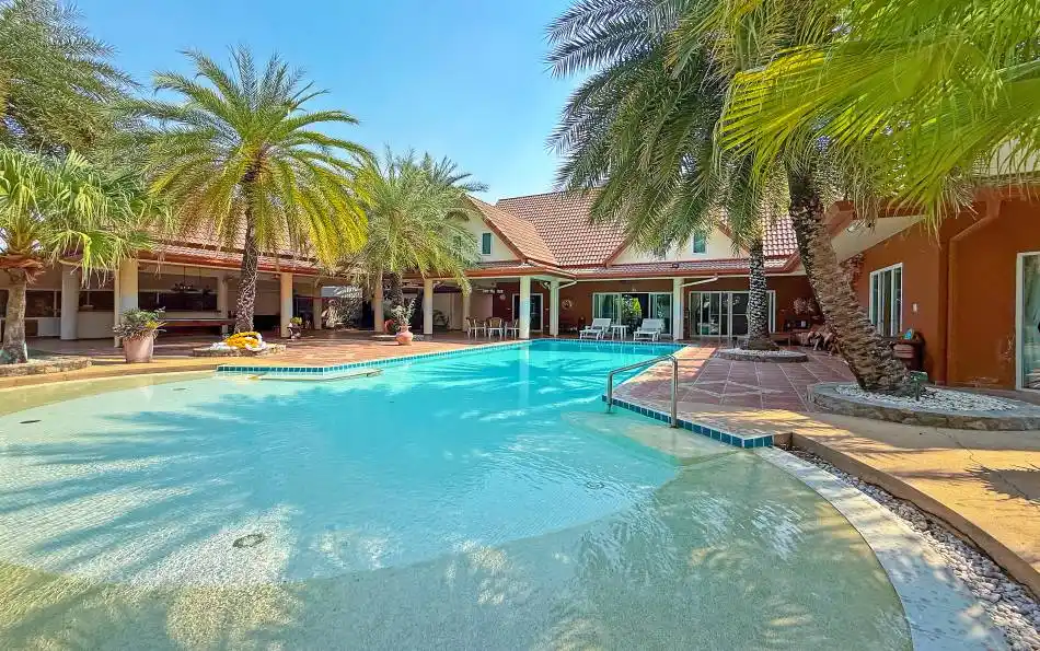 Pattaya, 6 Bedrooms Bedrooms, ,5 BathroomsBathrooms,House,For Sale,2799