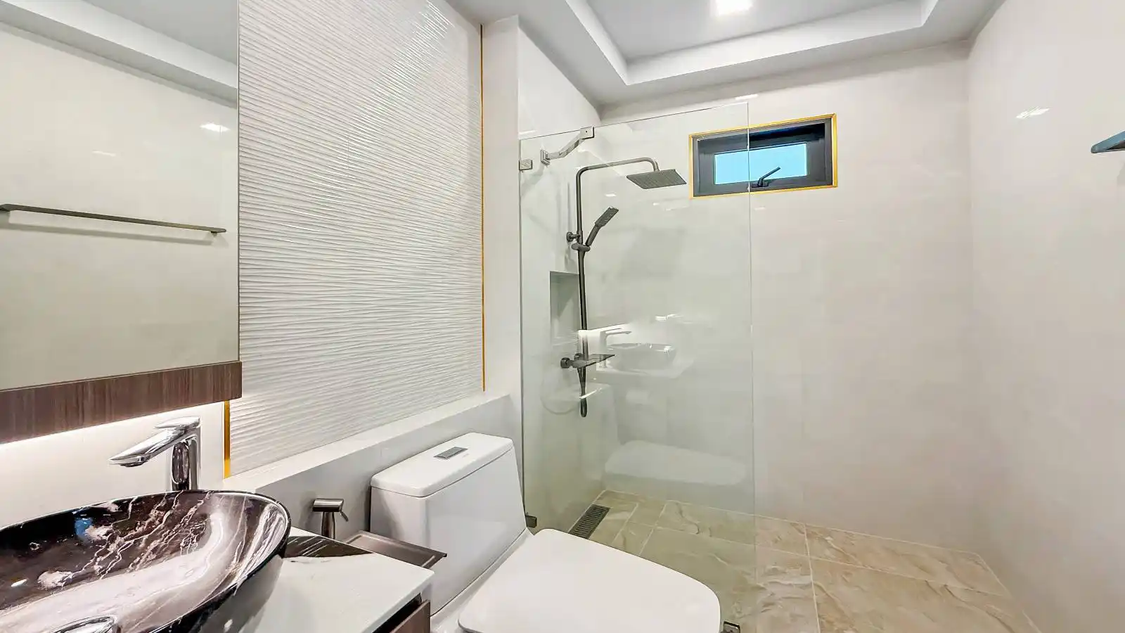 Pattaya, 3 Bedrooms Bedrooms, ,3 BathroomsBathrooms,House,For Sale,2801
