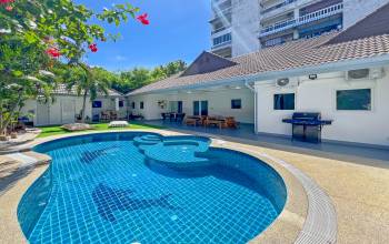 Pattaya, 10 Bedrooms Bedrooms, ,7 BathroomsBathrooms,House,For Sale,2804