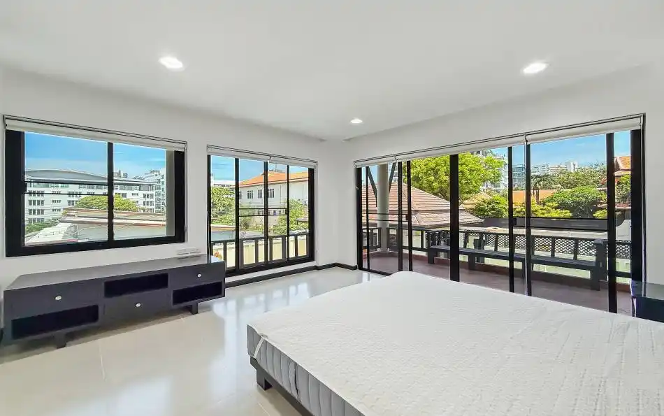 Pattaya, 4 Bedrooms Bedrooms, ,5 BathroomsBathrooms,House,For Sale,2807