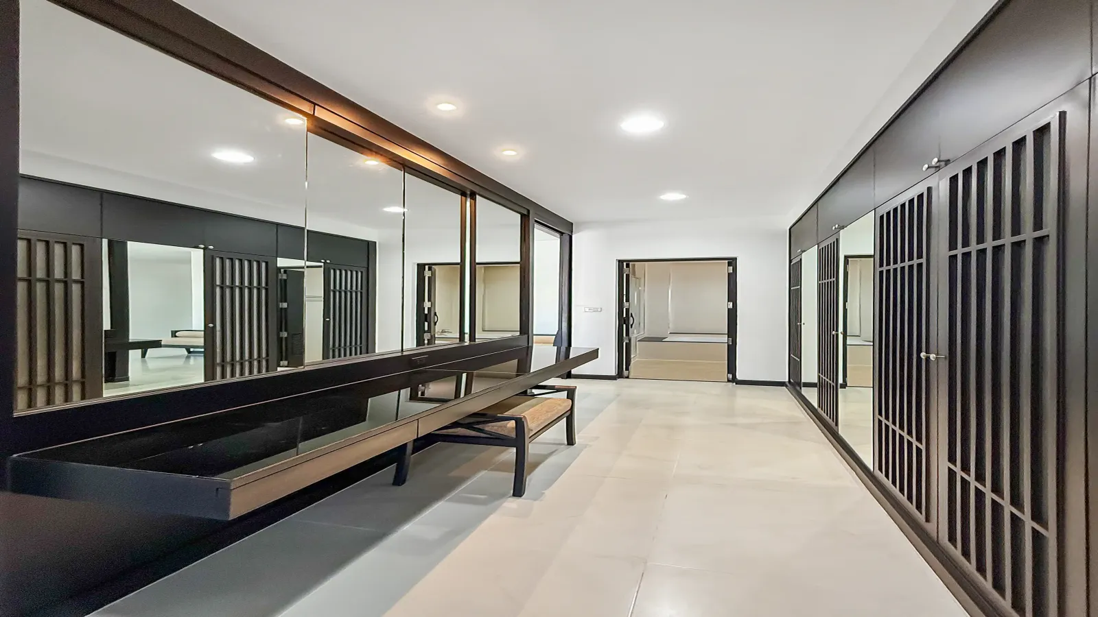 Pattaya, 4 Bedrooms Bedrooms, 0 ,5 BathroomsBathrooms,House,For Sale,0,2807