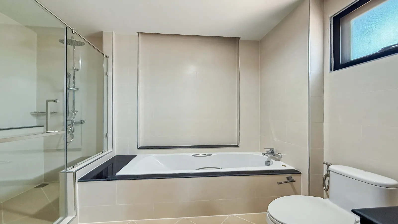 Pattaya, 4 Bedrooms Bedrooms, 0 ,5 BathroomsBathrooms,House,For Sale,0,2807