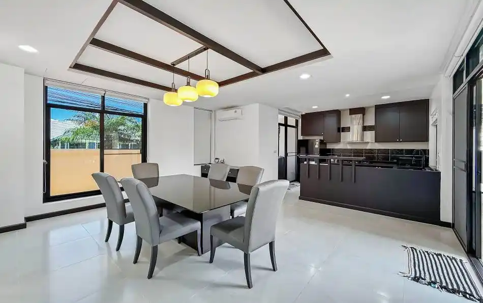 Pattaya, 4 Bedrooms Bedrooms, ,5 BathroomsBathrooms,House,For Sale,2807