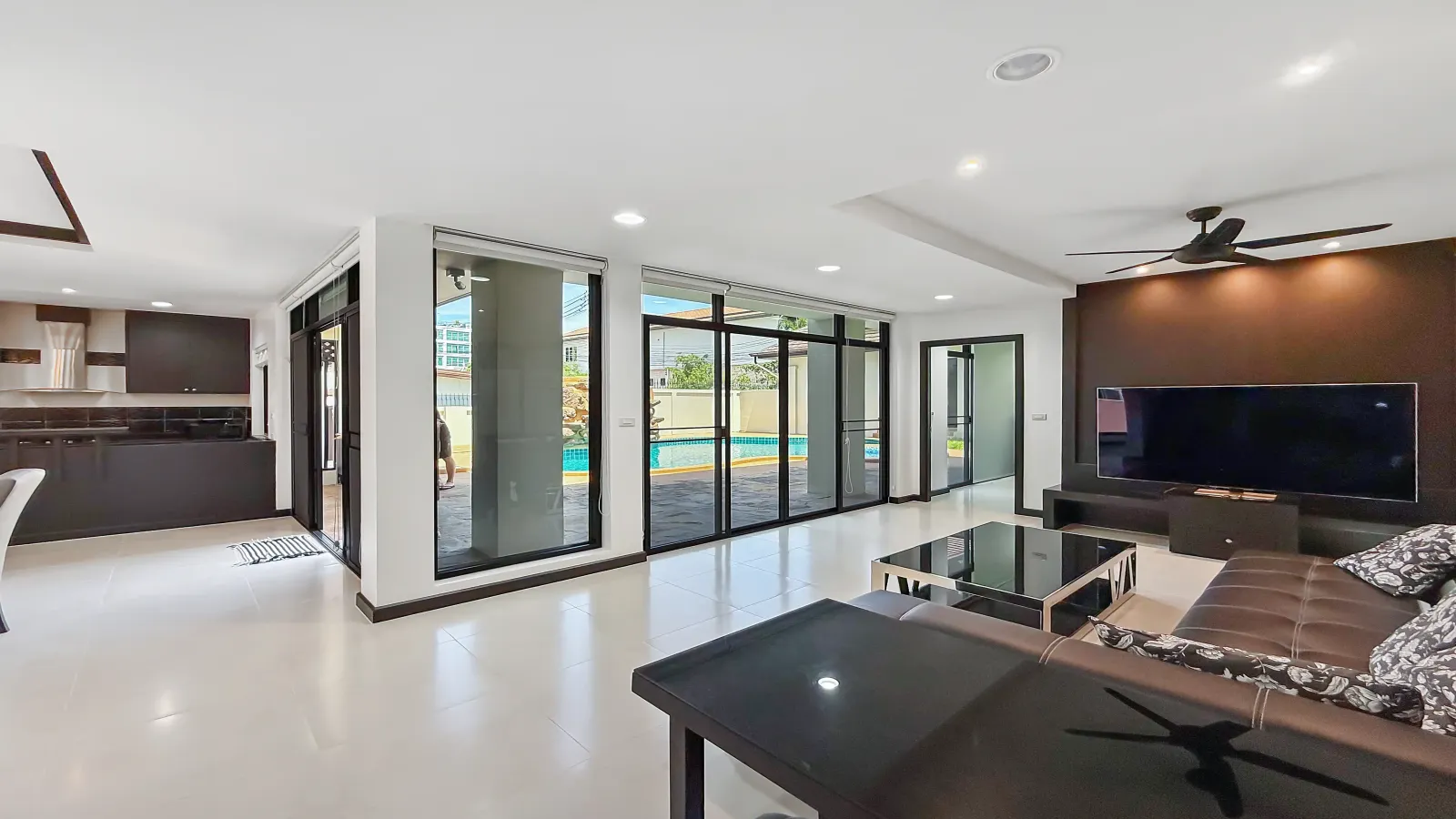 Pattaya, 4 Bedrooms Bedrooms, 0 ,5 BathroomsBathrooms,House,For Sale,0,2807