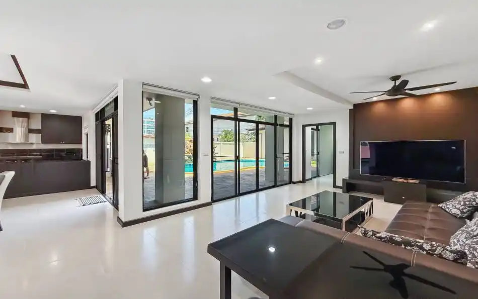 Pattaya, 4 Bedrooms Bedrooms, ,5 BathroomsBathrooms,House,For Sale,2807