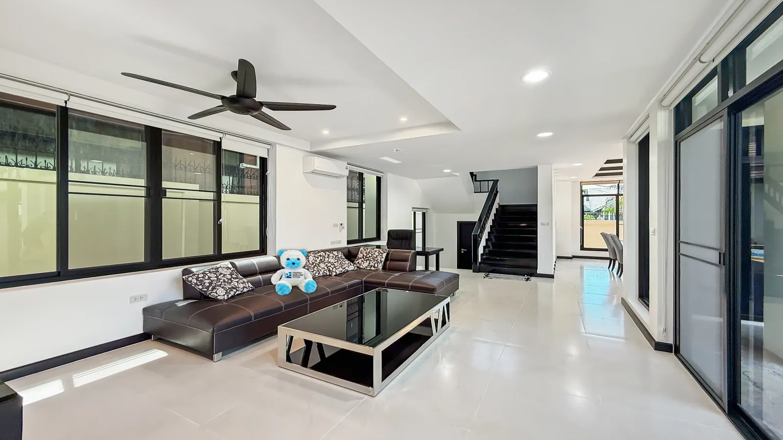 Pattaya, 4 Bedrooms Bedrooms, 0 ,5 BathroomsBathrooms,House,For Rent,0,2808