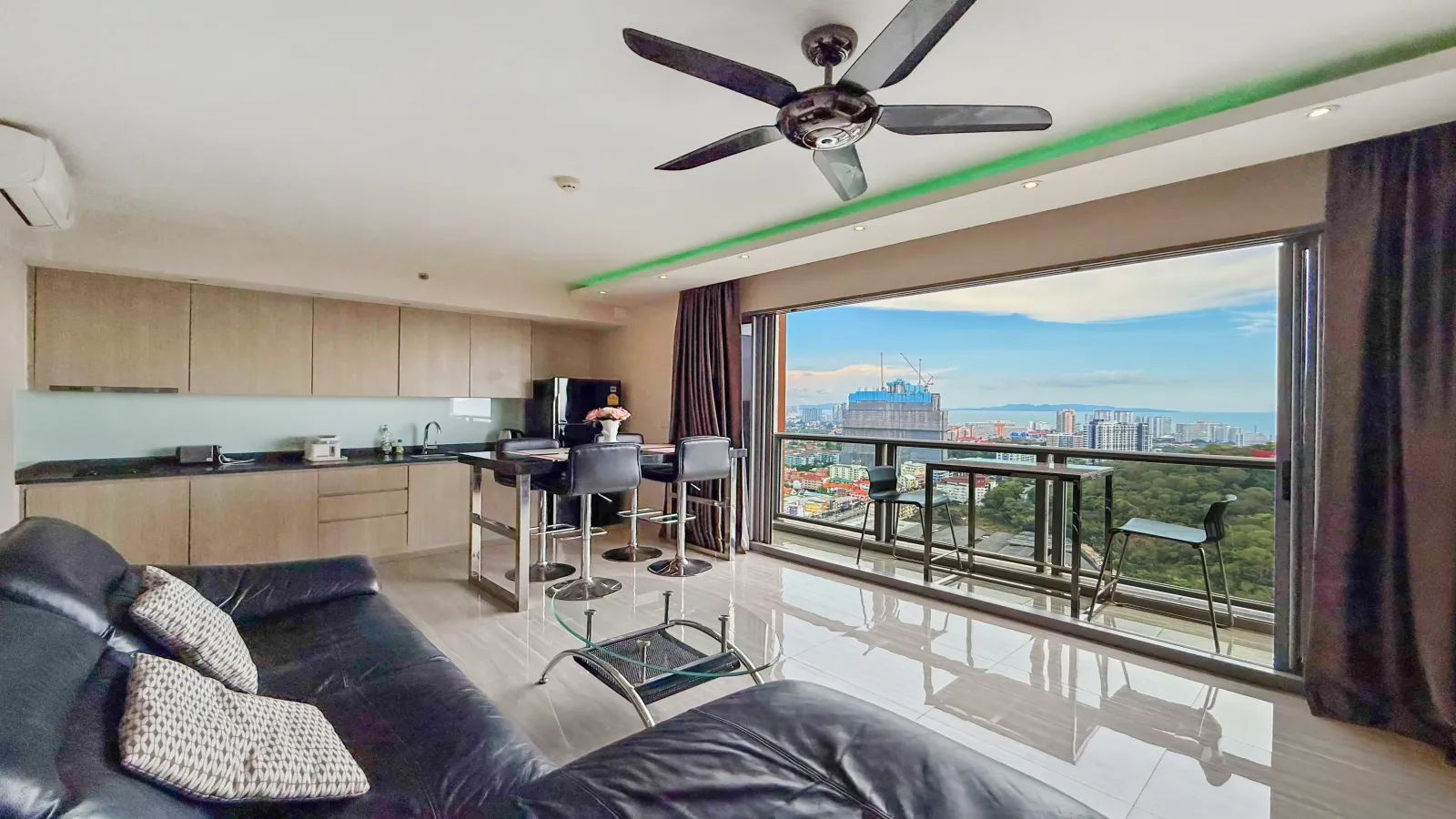 Pattaya, 2 Bedrooms Bedrooms, 0 ,2 BathroomsBathrooms,Condo,For Sale,39,2810