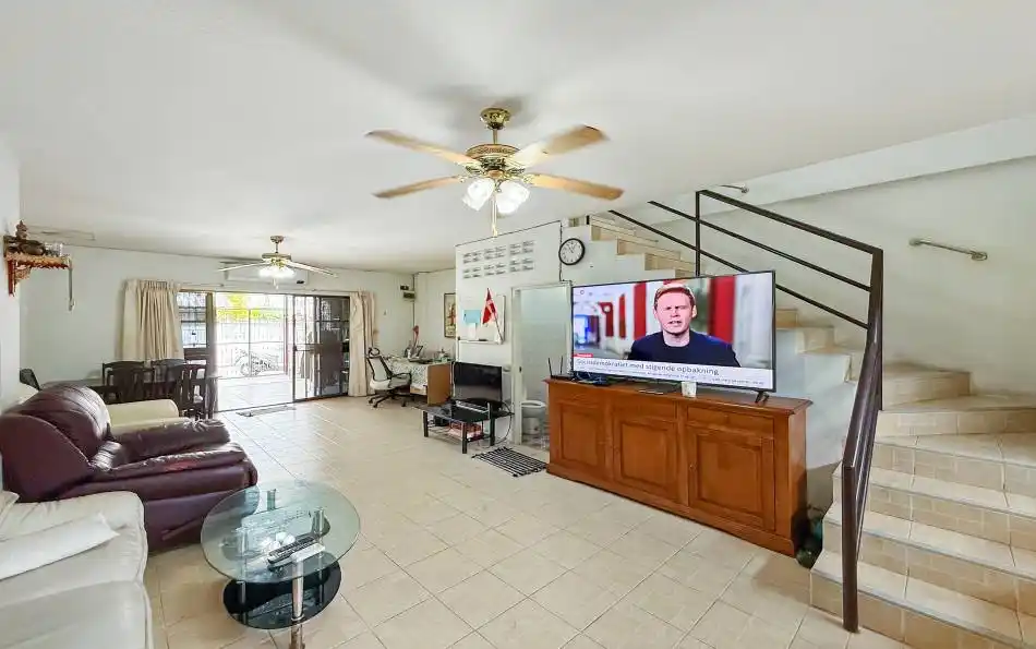 Pattaya, 2 Bedrooms Bedrooms, ,3 BathroomsBathrooms,House,SOLD,2812