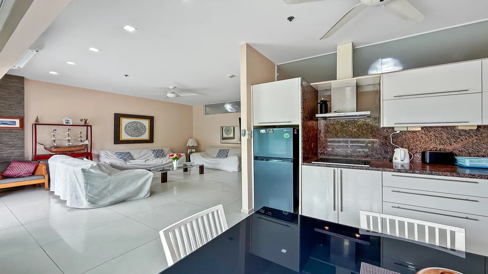 Pattaya, 3 Bedrooms Bedrooms, 0 ,2 BathroomsBathrooms,Condo,For Rent,2,2819