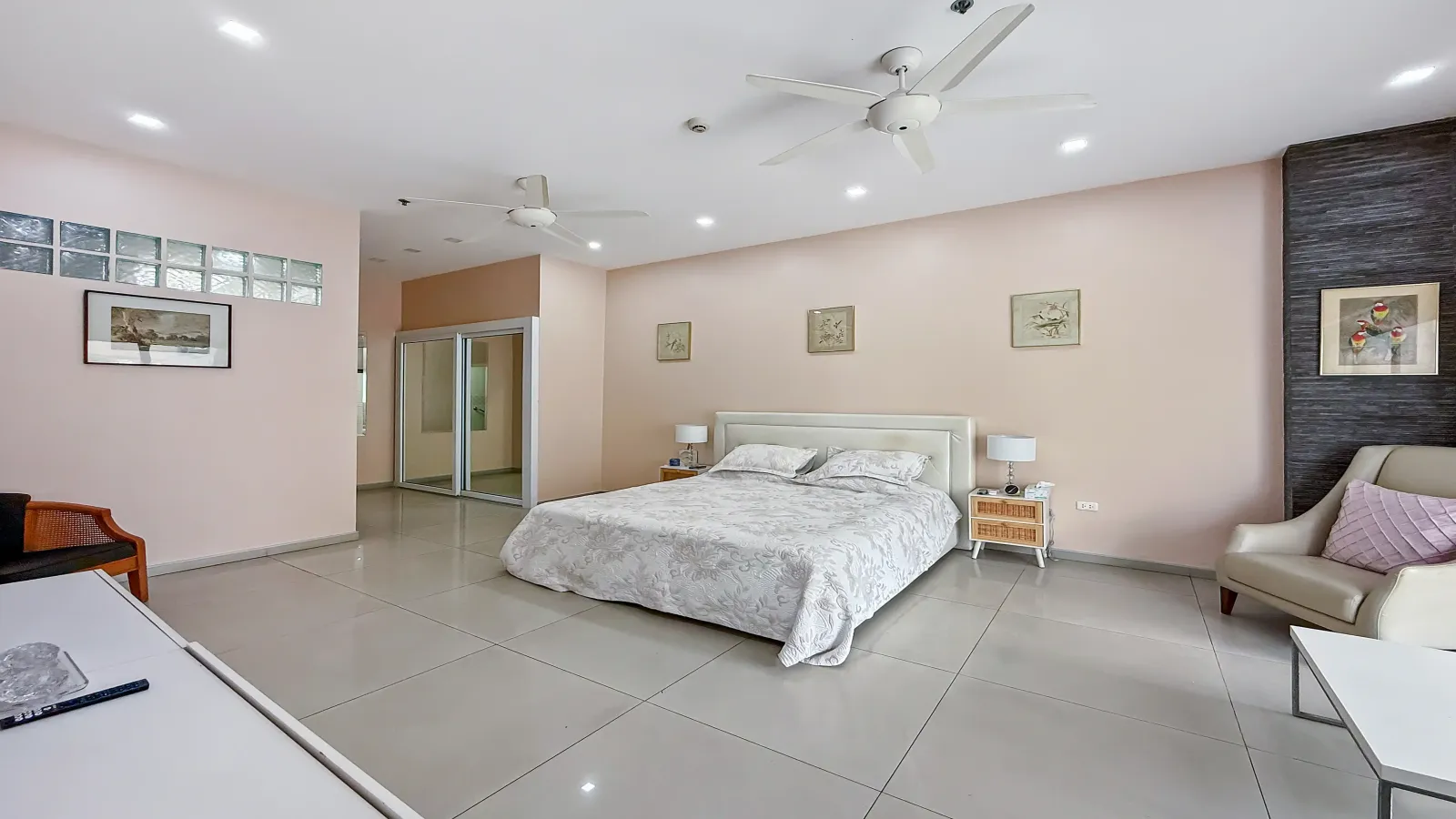 Pattaya, 3 Bedrooms Bedrooms, 0 ,2 BathroomsBathrooms,Condo,For Rent,2,2819