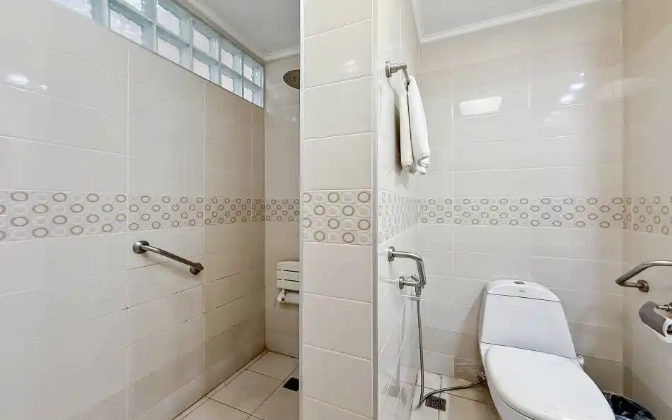 Pattaya, 3 Bedrooms Bedrooms, ,2 BathroomsBathrooms,Condo,For Rent,2,2819