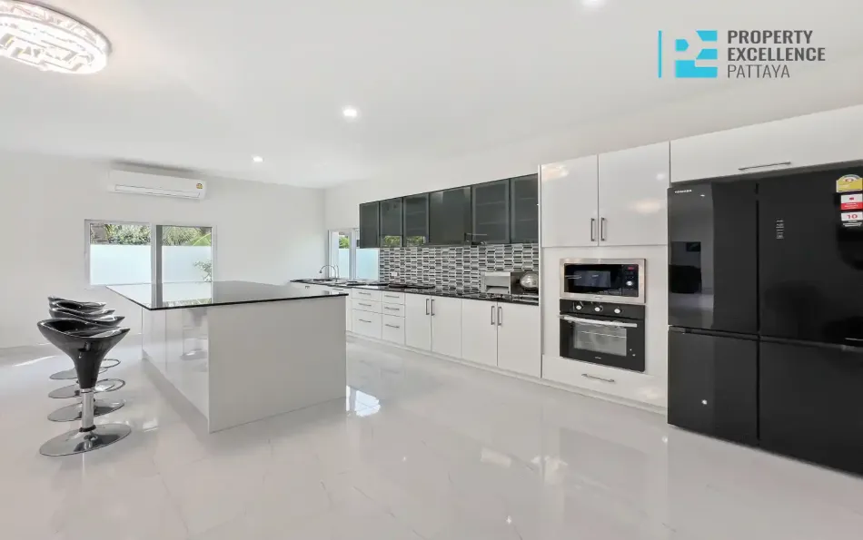 Pattaya, 3 Bedrooms Bedrooms, 0 ,4 BathroomsBathrooms,House,For Rent,0,2821