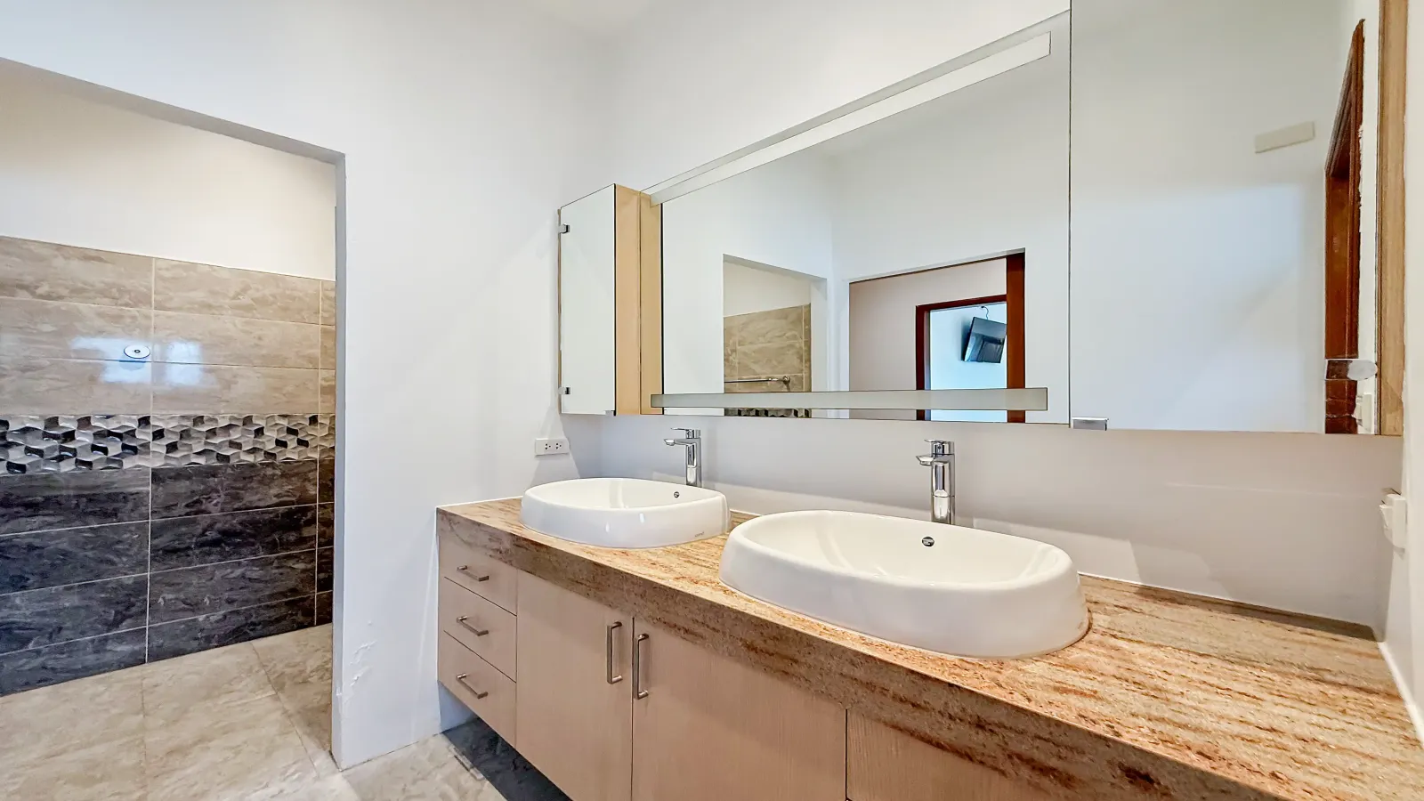 Pattaya, 3 Bedrooms Bedrooms, 0 ,3 BathroomsBathrooms,House,For Rent,0,2842