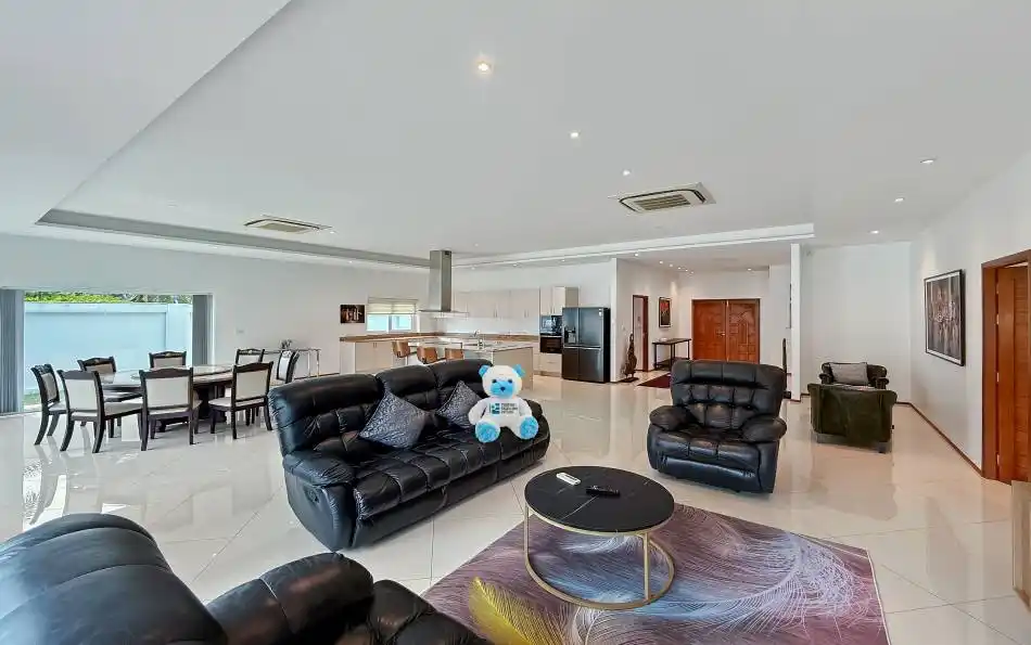 Pattaya, 3 Bedrooms Bedrooms, 0 ,3 BathroomsBathrooms,House,For Rent,0,2842