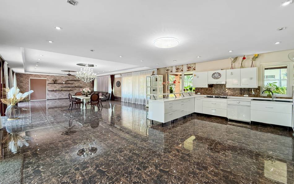 Pattaya, 3 Bedrooms Bedrooms, 0 ,4 BathroomsBathrooms,House,For Sale,0,2848