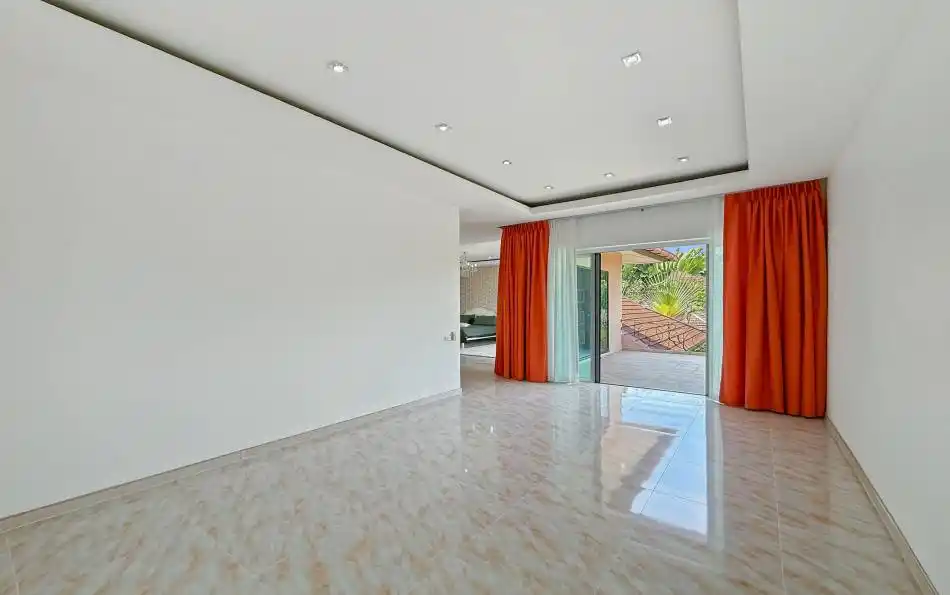 Pattaya, 3 Bedrooms Bedrooms, 0 ,4 BathroomsBathrooms,House,For Sale,0,2848