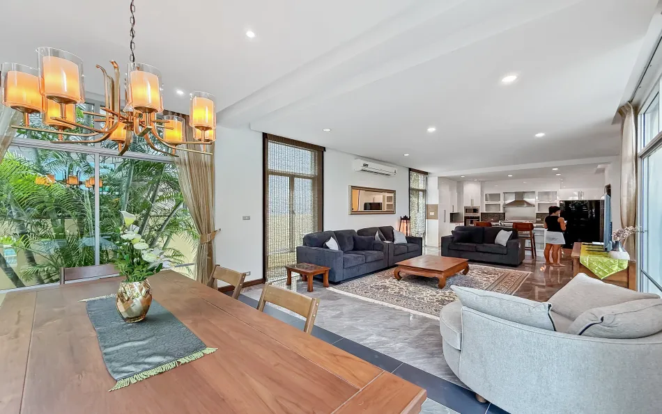 Pattaya, 4 Bedrooms Bedrooms, 0 ,4 BathroomsBathrooms,House,For Sale,0,2850