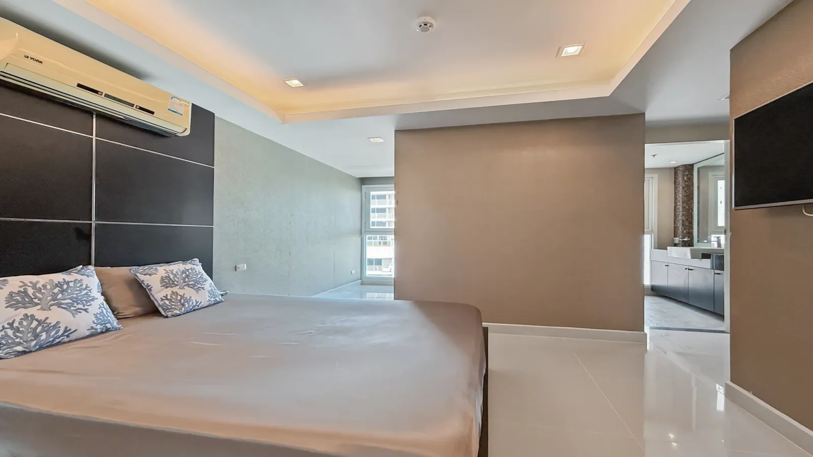 Pattaya, 2 Bedrooms Bedrooms, 0 ,3 BathroomsBathrooms,Condo,For Sale,17,2852