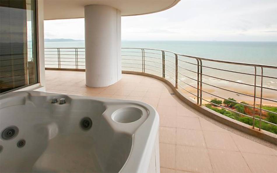 3 bedroom beachfront condo for sale in Jomtien, Beachfront condo Jomtien for sale, Jomtien condos, exclusive beachfront condo for sale Jomtien, Property Excellence