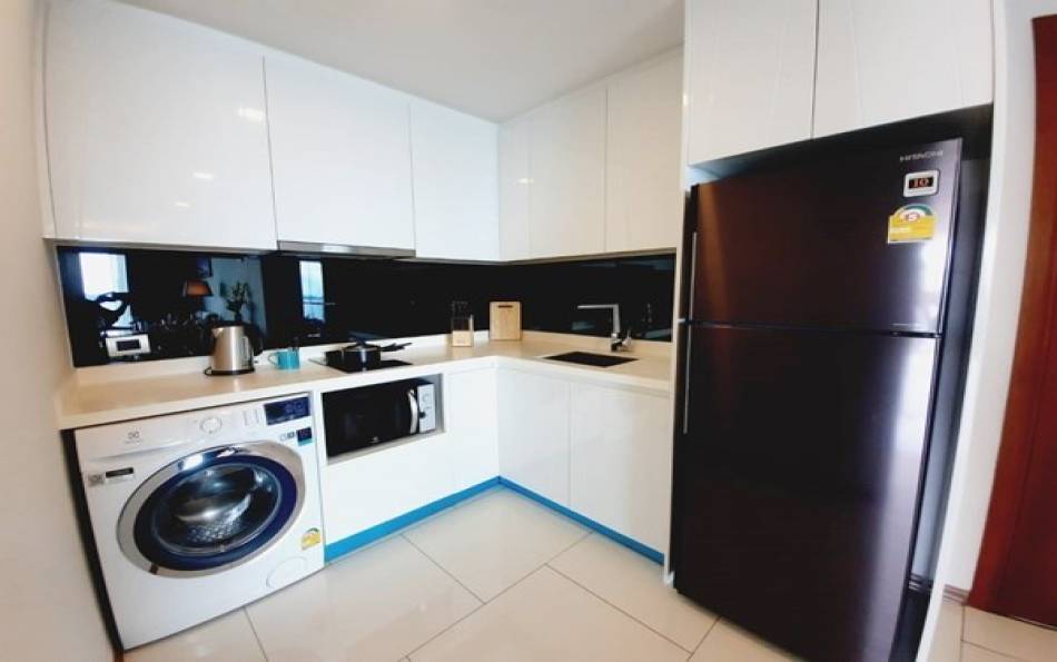 2 bedroom condo for sale in The Peak Towers Pattaya, Peak Towers Pattaya condo for sale, Luxury condo for sale in Pattaya, Pattaya condo for sale, Pattaya condos, Pattaya Luxury estate agent, Property Excellence