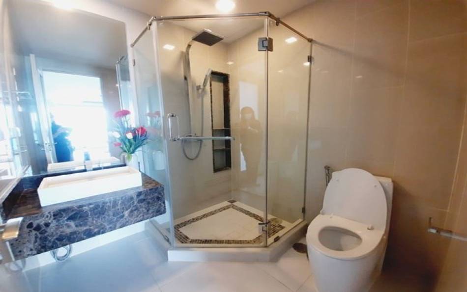 2 bedroom condo for sale in The Peak Towers Pattaya, Peak Towers Pattaya condo for sale, Luxury condo for sale in Pattaya, Pattaya condo for sale, Pattaya condos, Pattaya Luxury estate agent, Property Excellence