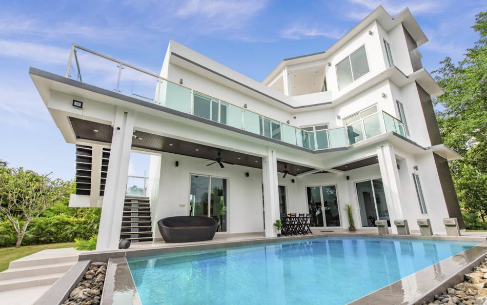 Luxury villa for sale in Pattaya, Phoenix Pattaya house for sale, house for sale Pattaya, luxury real estate Pattaya, Luxury real estate agent Pattaya, Property Excellence
