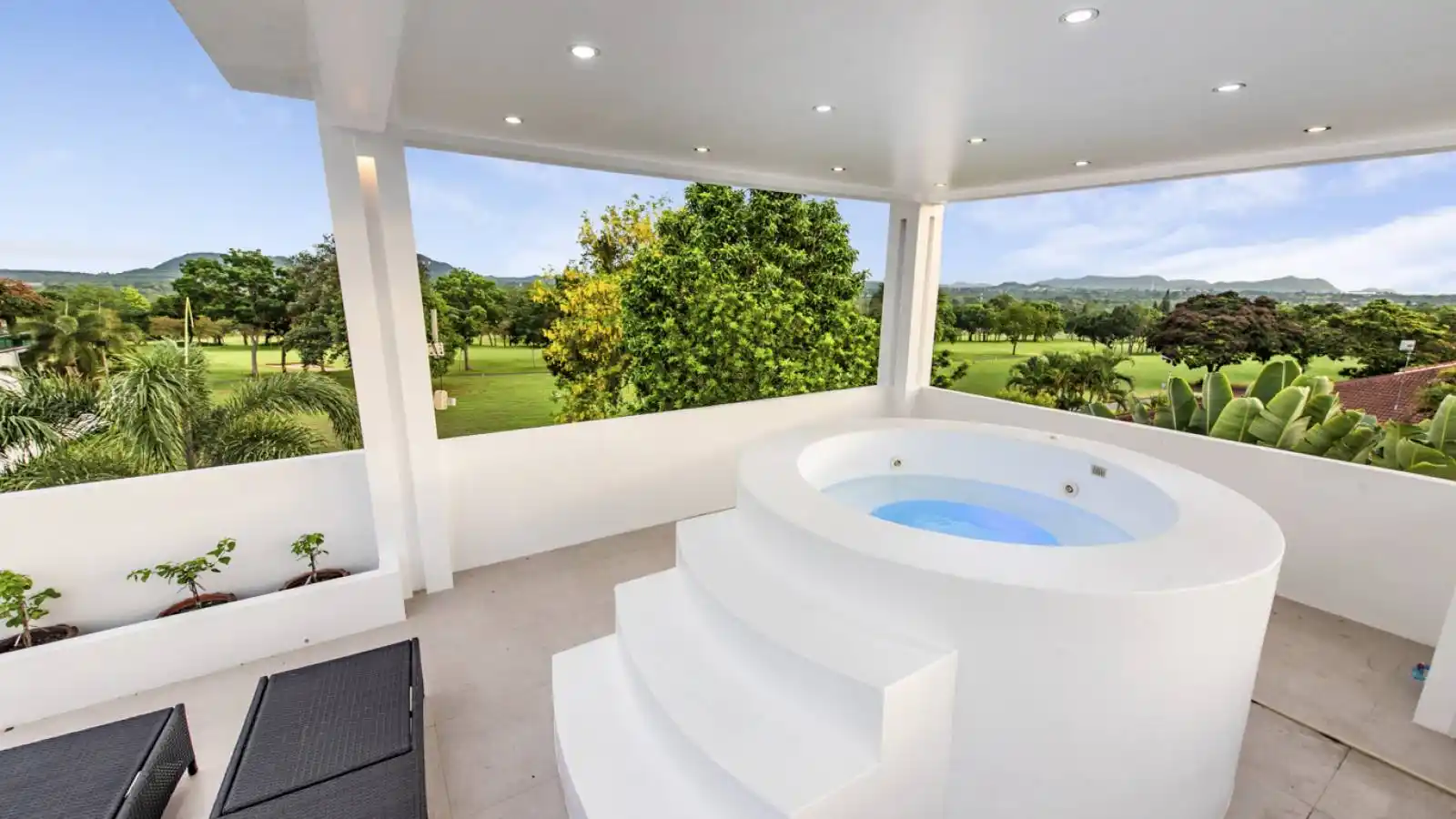 Luxury house for sale in Phoenix Golf Course Pattaya, Pool villa for sale in Pattaya, House on golf course for sale in Pattaya, luxury real estate agent Pattaya, Property Excellence