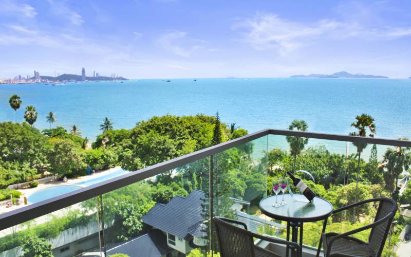 Modern, beachfront, studio, for rent, Wongamat Tower, Beach