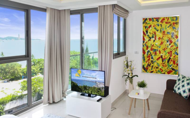 Spacious, beachfront, studio, for rent, Wongamat Tower, Beach