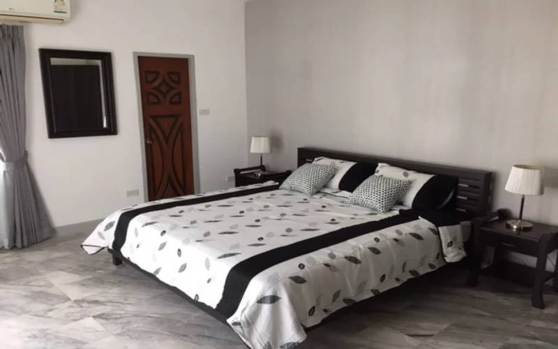 2 bedroom, corner unit, for rent, Pattaya beach