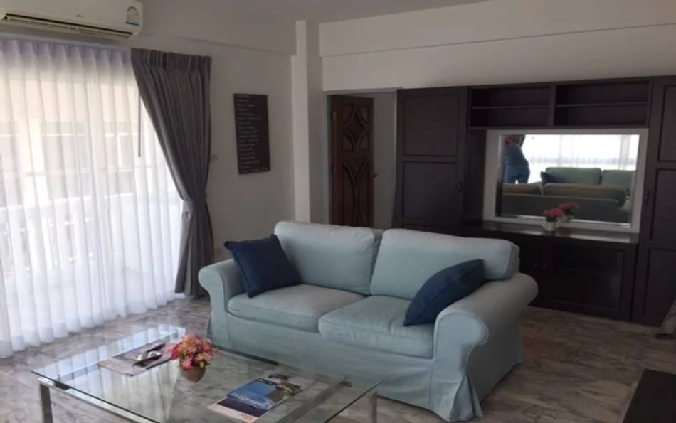 2 bedroom, corner unit, renovated, Pattaya, Close to beach