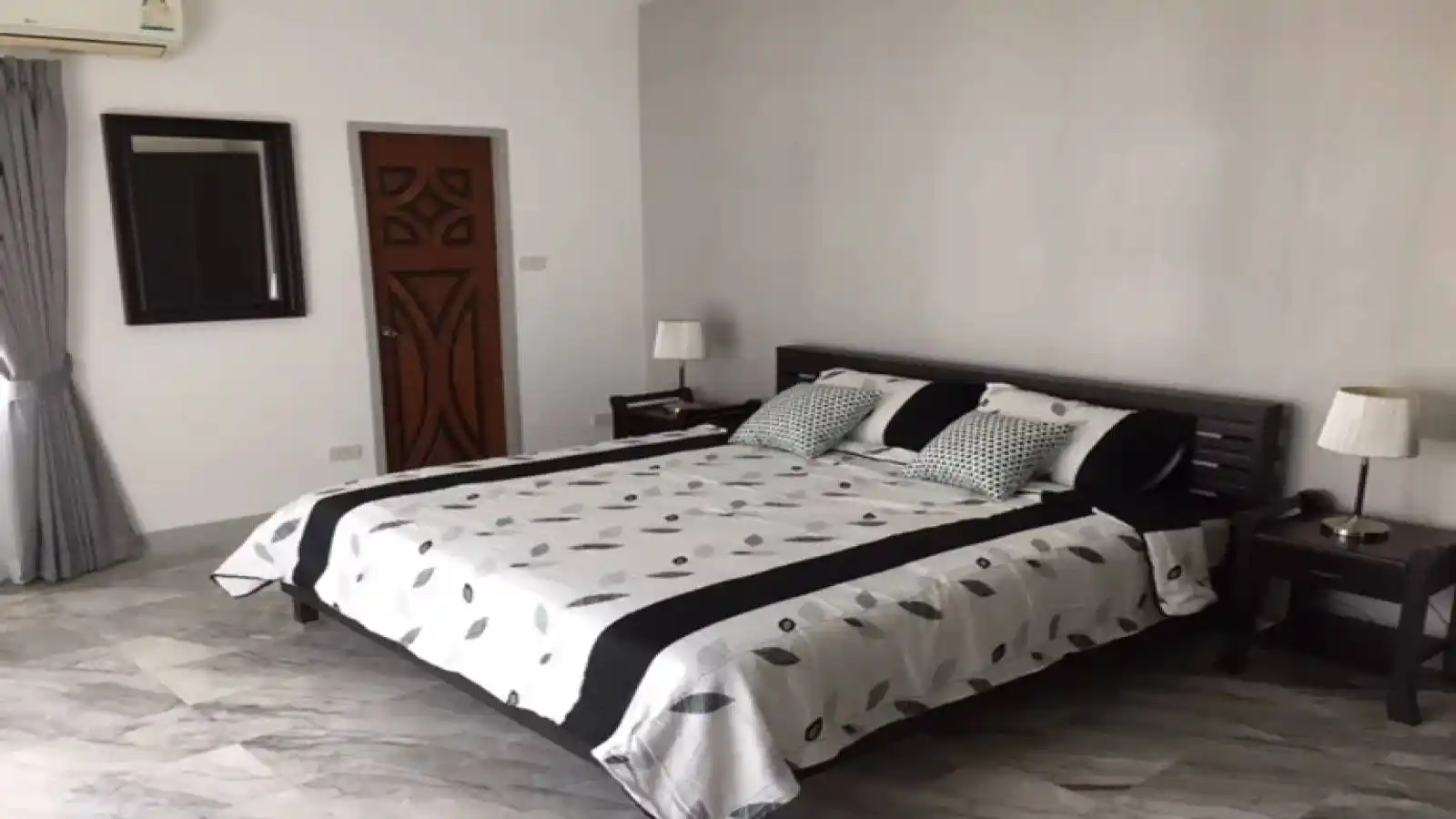 2 bedroom, corner unit, renovated, Pattaya, Close to beach