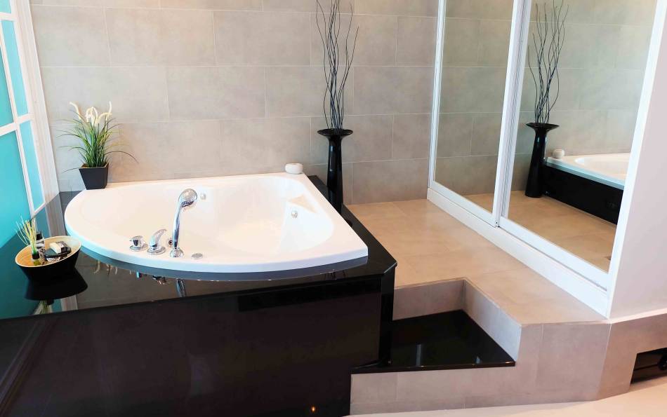 High-end condo for rent in Jomtien, 1 bedroom condo in View Talay 5 for rent, High floor condo in Jomtien for rent, Jomtien Properties, Property Excellence