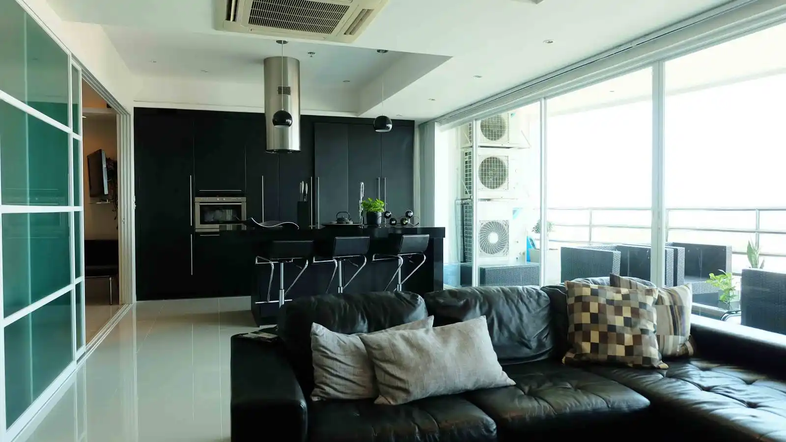 High-end condo for rent in Jomtien, 1 bedroom condo in View Talay 5 for rent, High floor condo in Jomtien for rent, Jomtien Properties, Property Excellence
