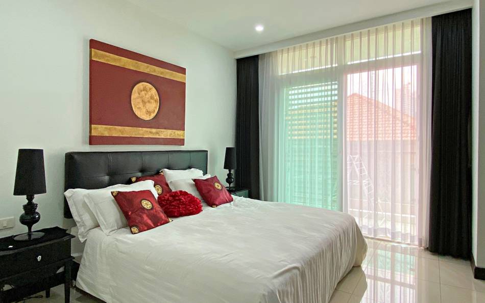 Large, 2 bedroom, condo, Siam Ocean View, Pratumnak, Pattaya