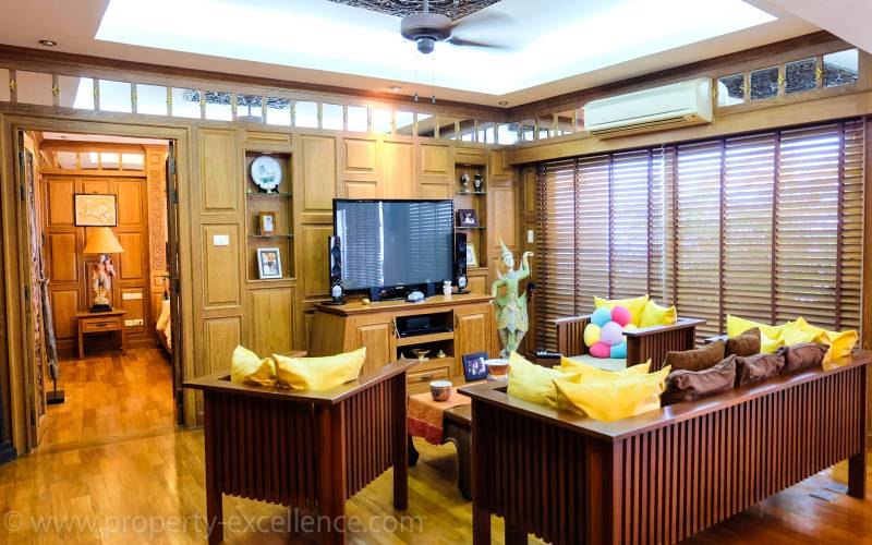 Special 2 bedroom condo for sale on Pratumnak, 2 bedroom condo Pratumnak for sale, Pratumnak condo for sale, Sea view condo for sale Pratumnak, Pattaya real estate agent, Property Excellence