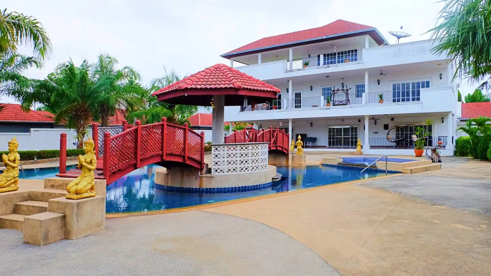 Pattaya, 10 Bedrooms Bedrooms, ,14 BathroomsBathrooms,House,For Sale,1527