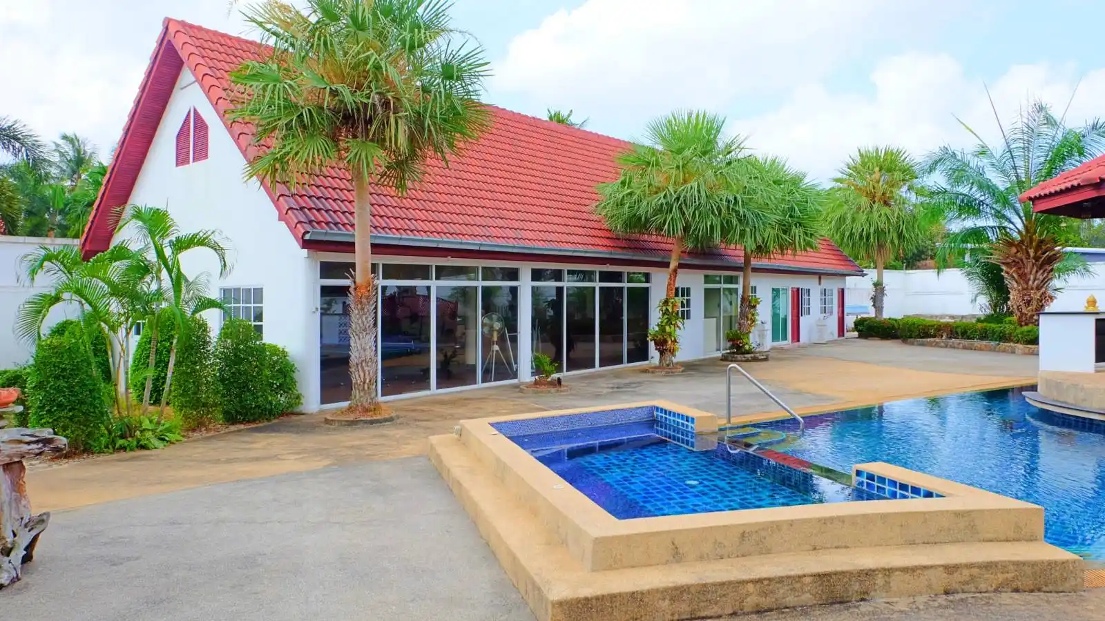 Pattaya, 10 Bedrooms Bedrooms, ,14 BathroomsBathrooms,House,For Sale,1527