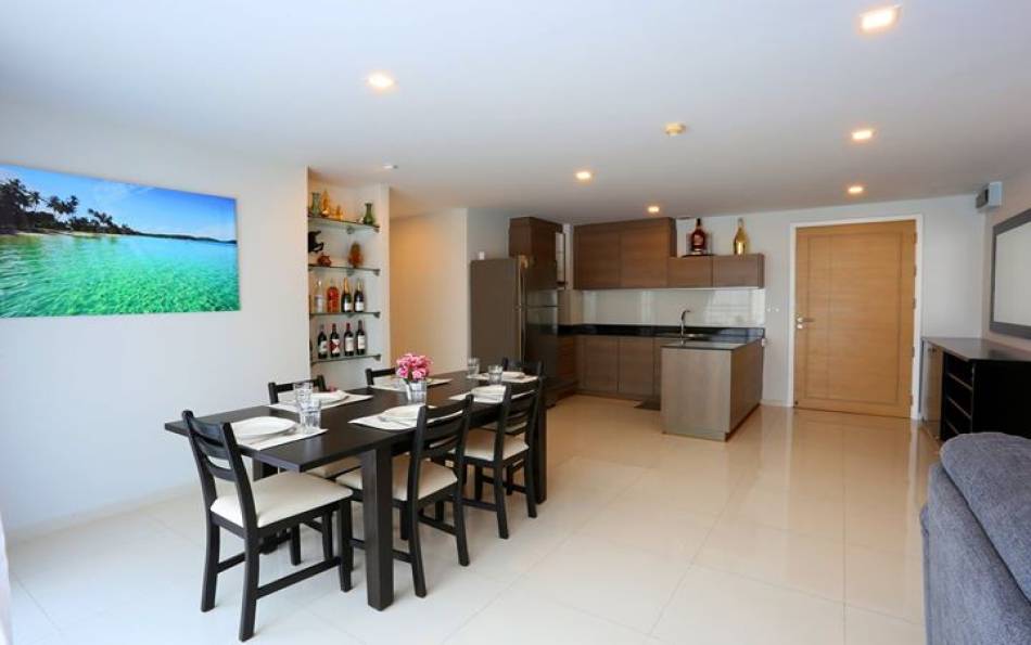 Spacious 3 bedroom condo for sale in Central Pattaya, Pattaya condo for sale, Pattaya condos, 3 bedroom condo Pattaya for sale, Real Estate Pattaya, Property Excellence