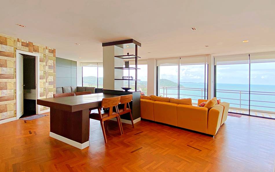 Penthouse Rayong for sale, Large condo in Rayong for Sale, Rayong condo for sale, Rayong properties, Real Estate Rayong